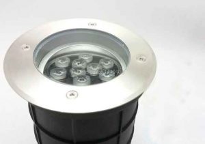 Den-san-vuon-9W-LED-am-dat-sct-anh2